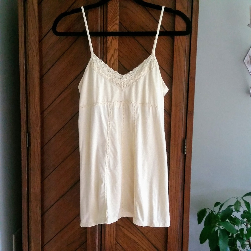 Flattering pale yellow tank